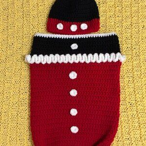 Crochet baby set size 0-3 months and blanket NEW